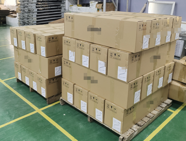 the pallet and qty of LED linear lights